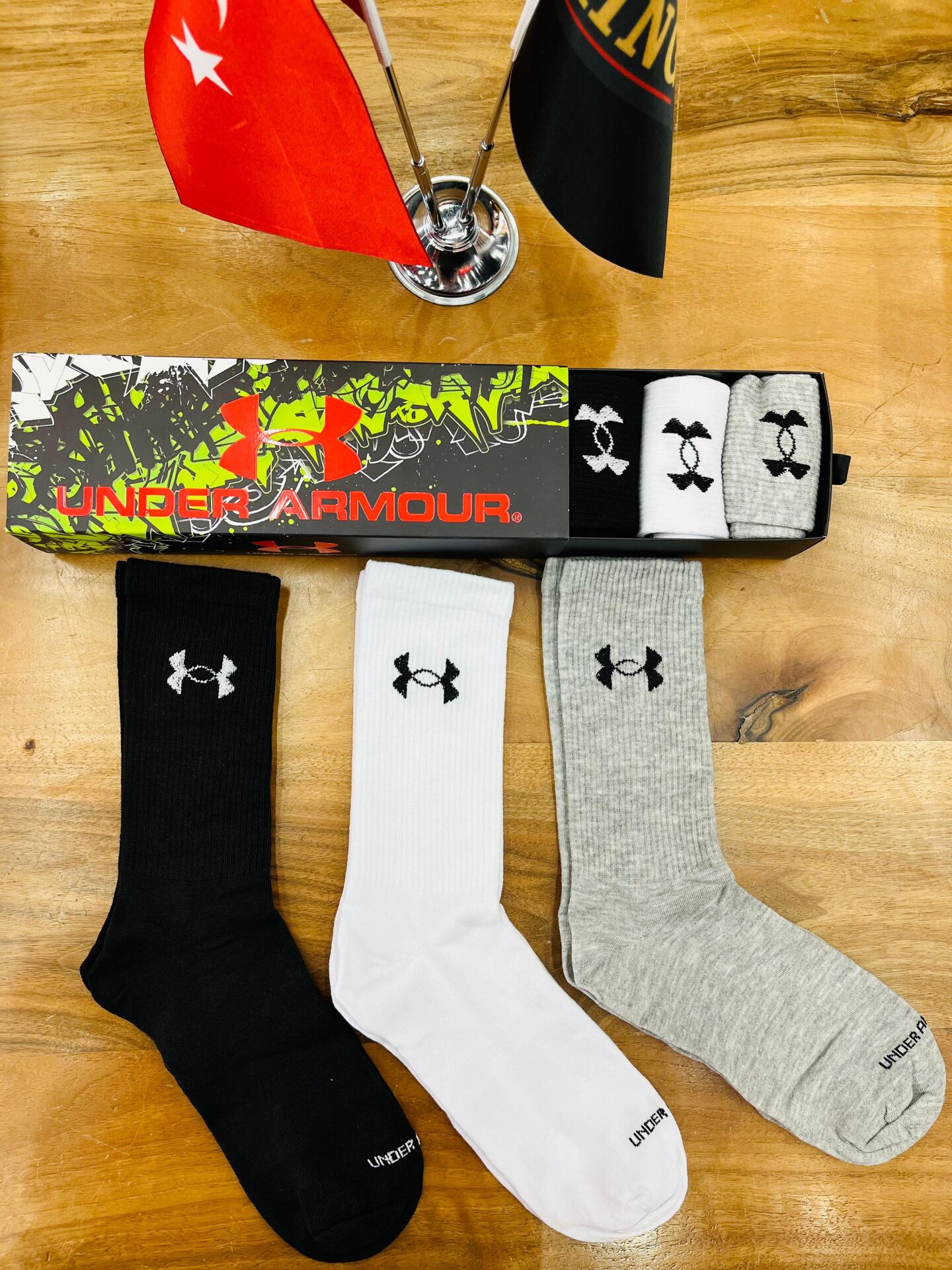 6’lı Renkli Under Armour Uzun Spor Çorap Seti