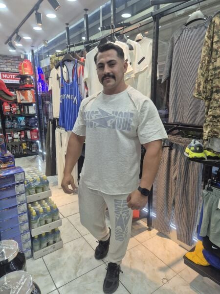Oversize Şalvar Kesim Çizgili Gym Takım – Rahat ve Tarz Spor Giyim